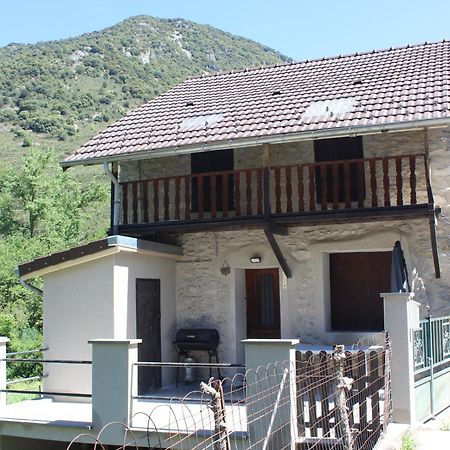 Maison De Charme Calme Entouree De Montagne Ussat Luaran gambar