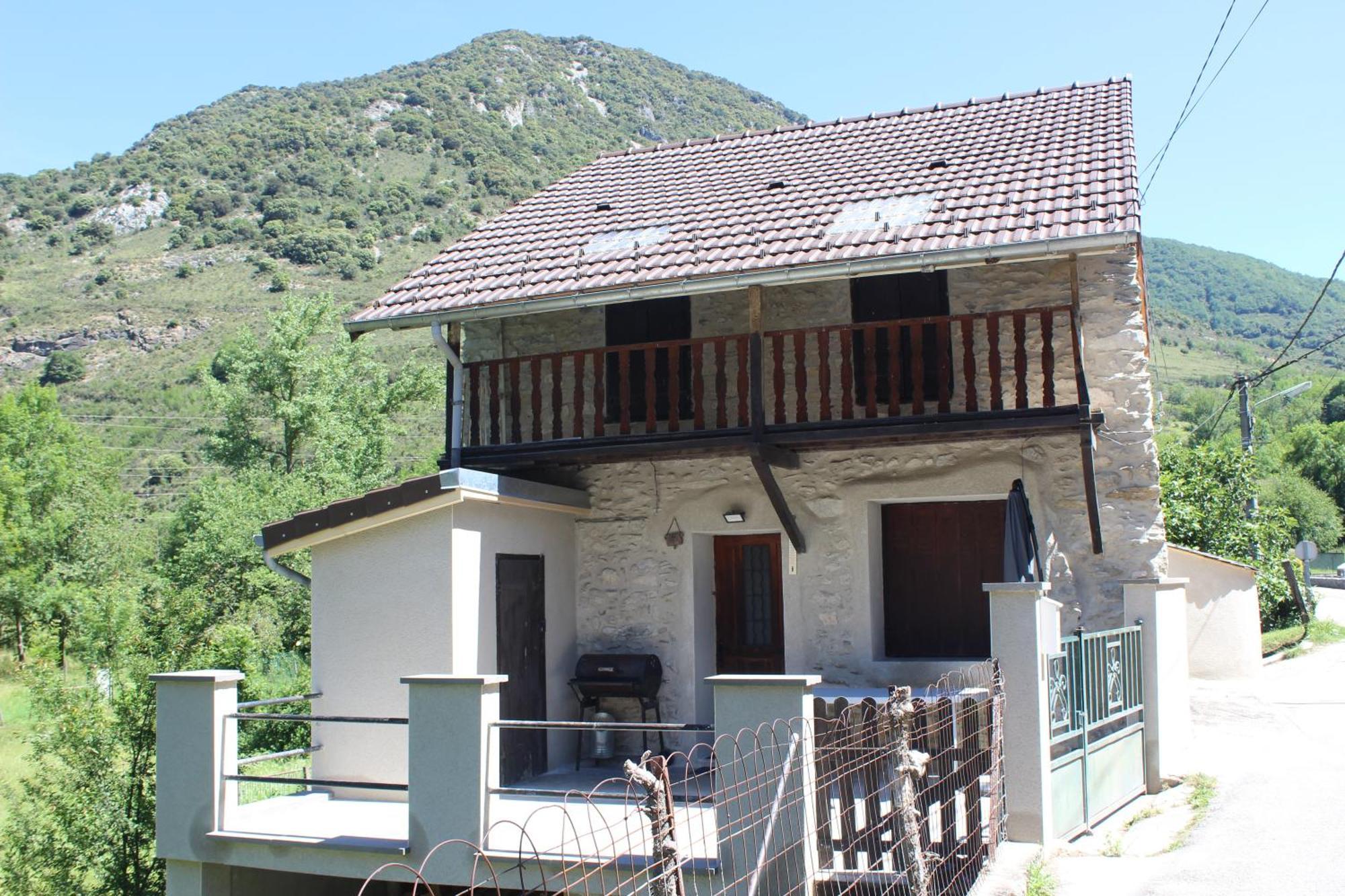 Maison De Charme Calme Entouree De Montagne Ussat Luaran gambar